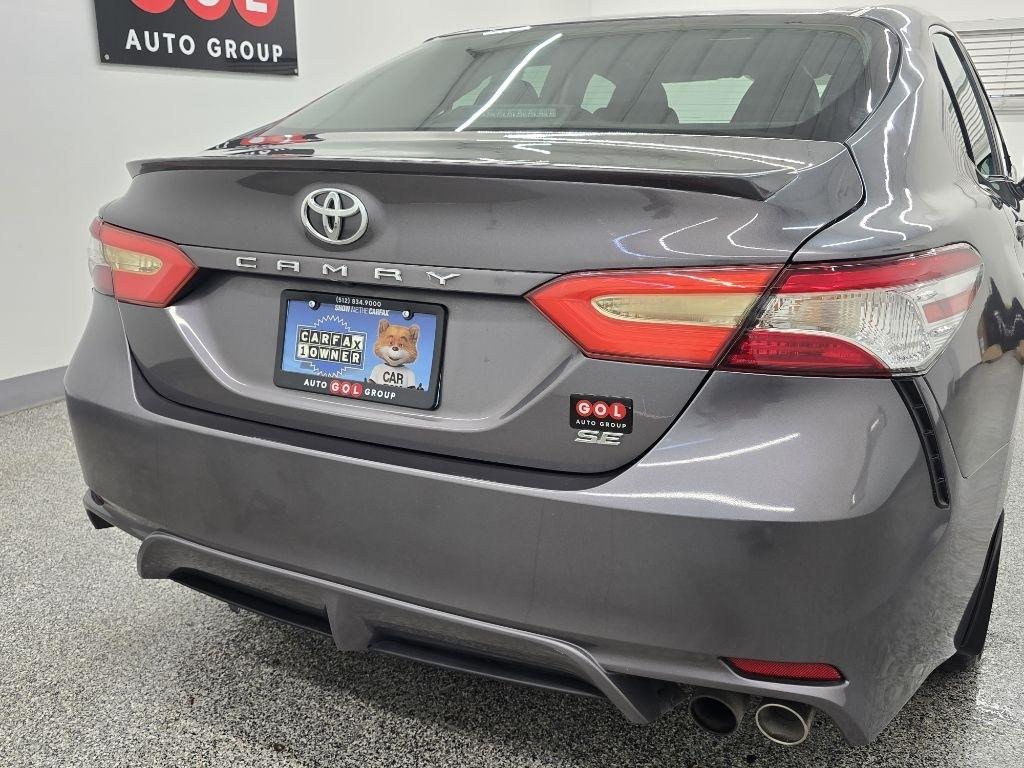 Toyota Camry SE 2020