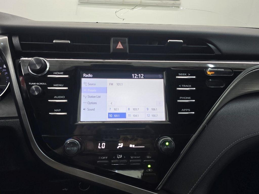 Toyota Camry SE 2020