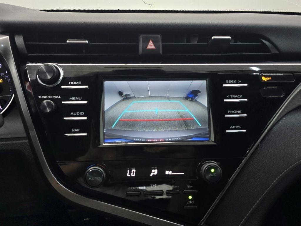 Toyota Camry SE 2020