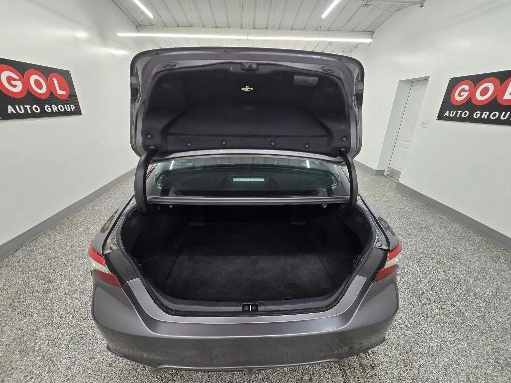 Toyota Camry SE 2020