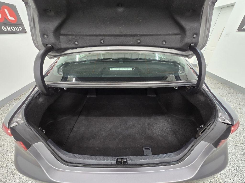 Toyota Camry SE 2020