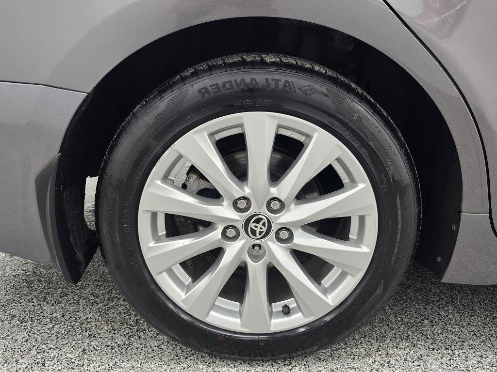 Toyota Camry SE 2020