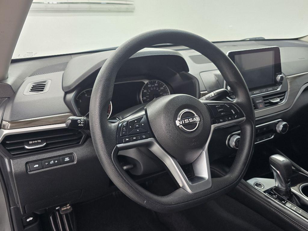 Nissan Altima 2.5 SV 2023