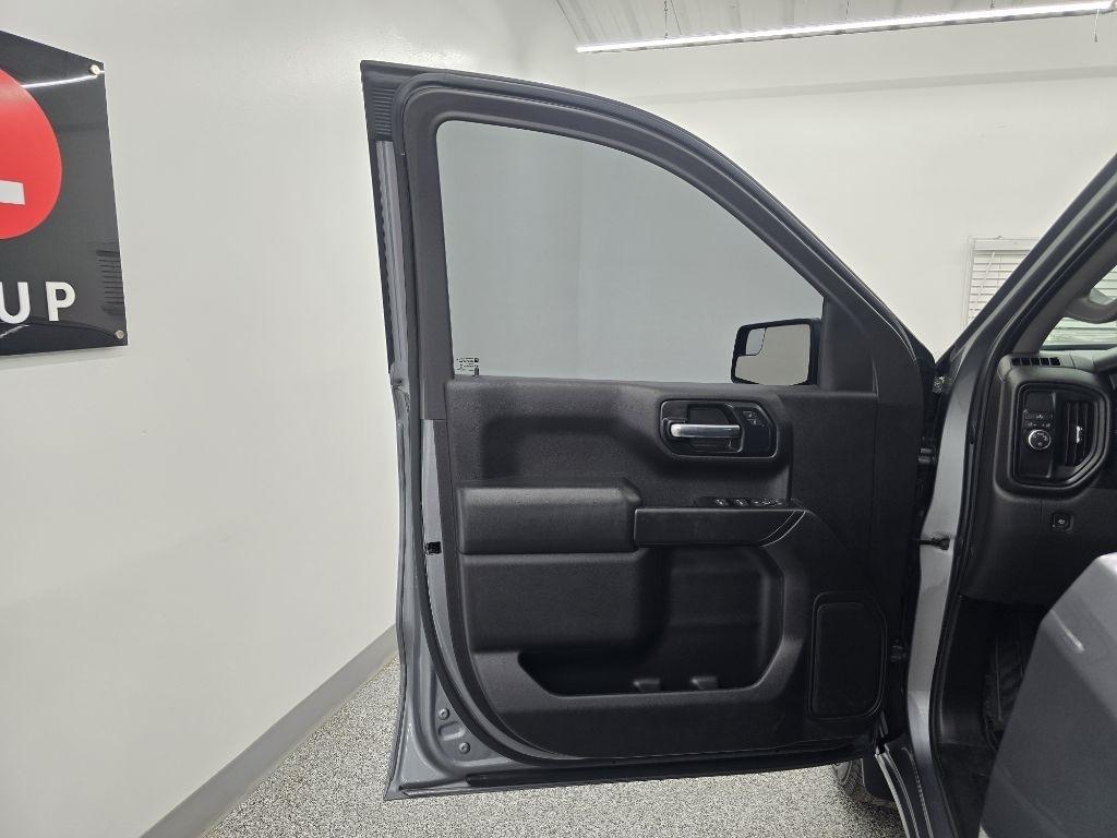 Chevrolet Silverado 1500 Custom Crew Cab Short Box 2WD 2020
