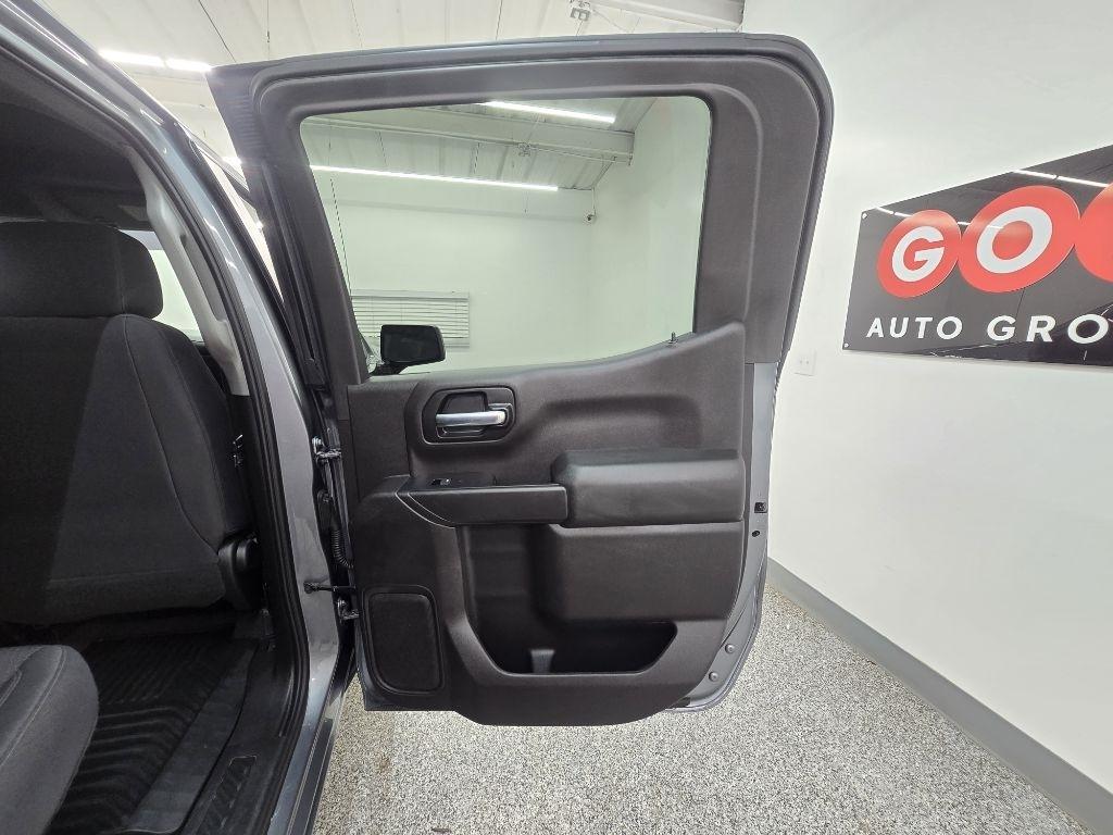 Chevrolet Silverado 1500 Custom Crew Cab Short Box 2WD 2020