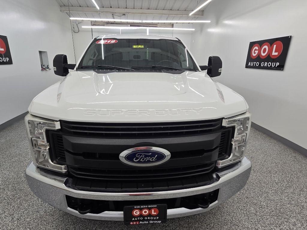 Ford F-250 SD Lariat Crew Cab 2WD 2019