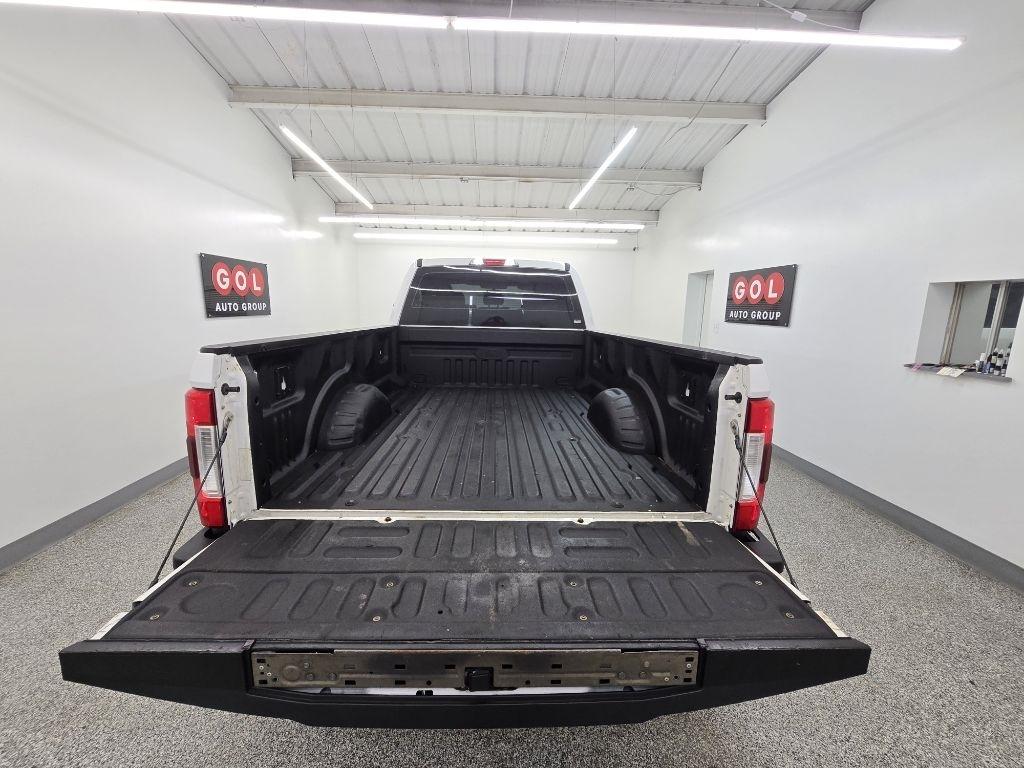 Ford F-250 SD Lariat Crew Cab 2WD 2019