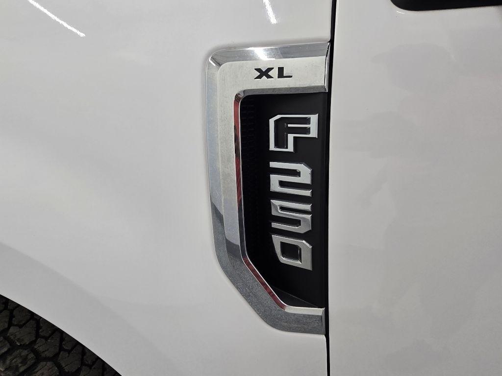 Ford F-250 SD Lariat Crew Cab 2WD 2019