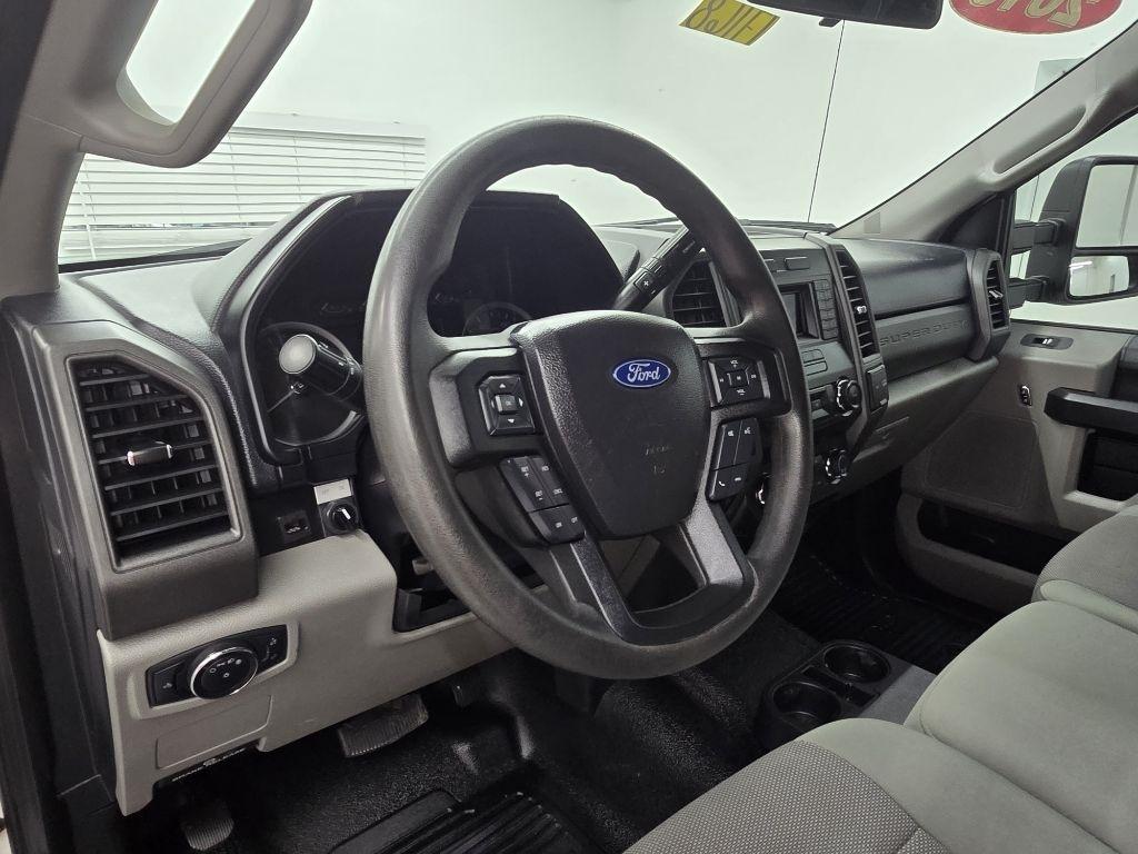 Ford F-250 SD Lariat Crew Cab 2WD 2019