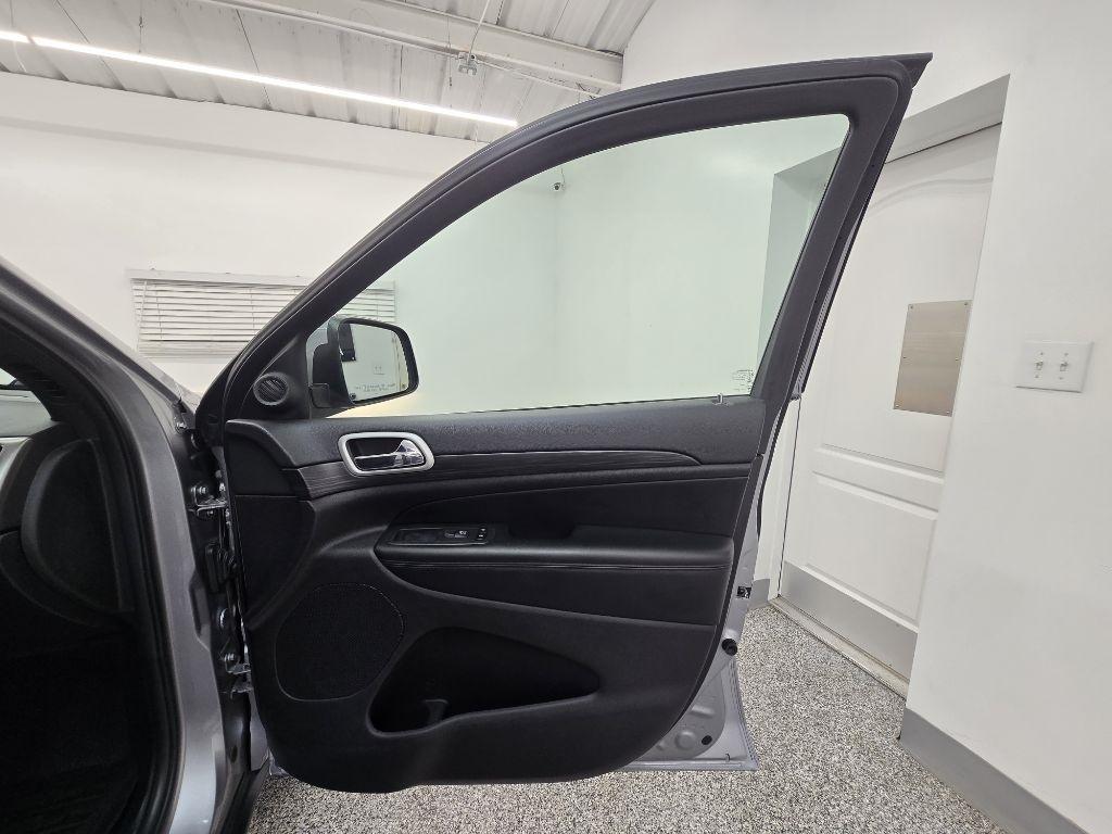 Jeep Grand Cherokee Laredo 4WD 2020