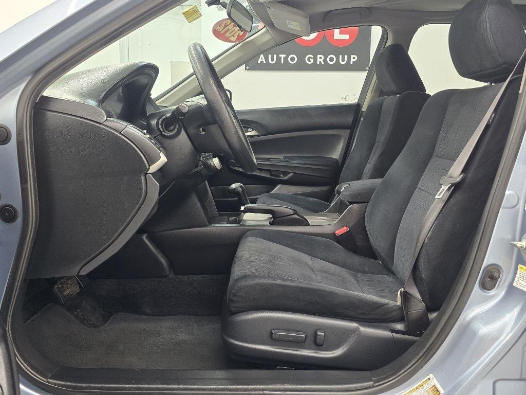 Honda Accord LX-P Sedan AT 2012