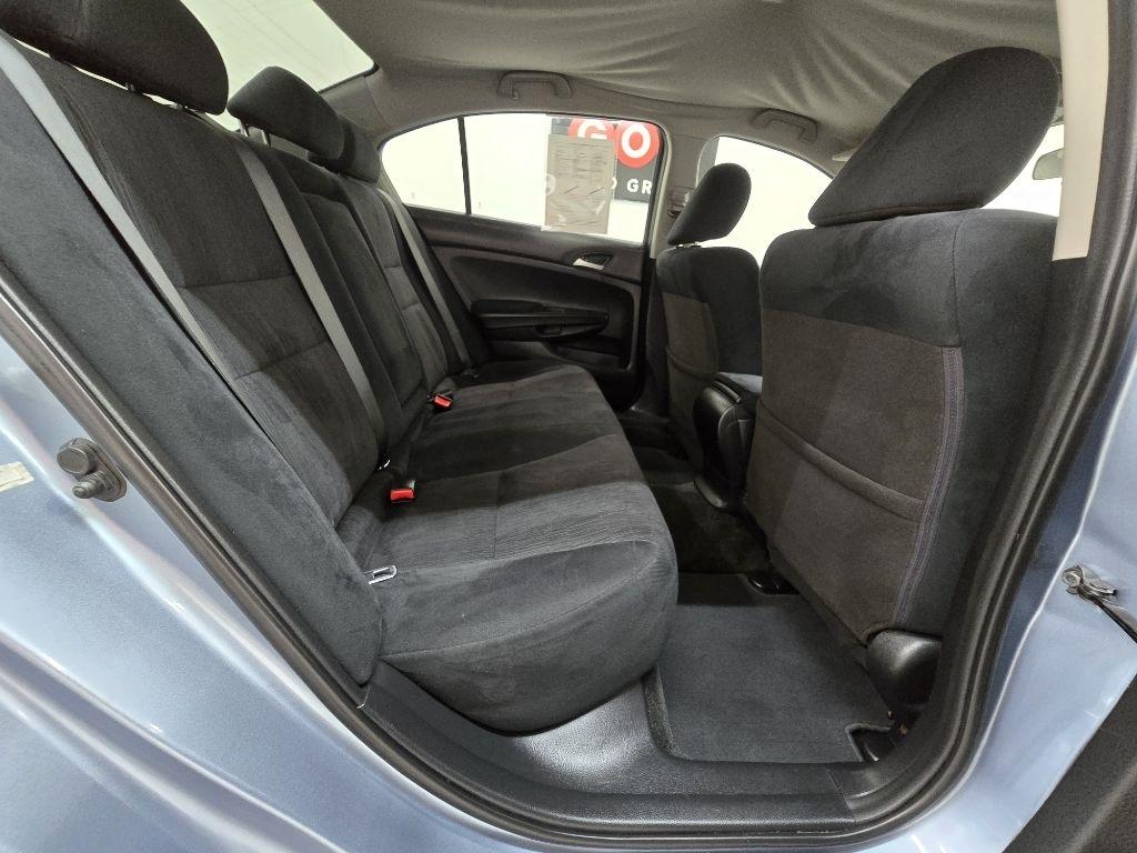 Honda Accord LX-P Sedan AT 2012