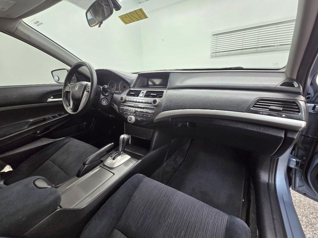 Honda Accord LX-P Sedan AT 2012