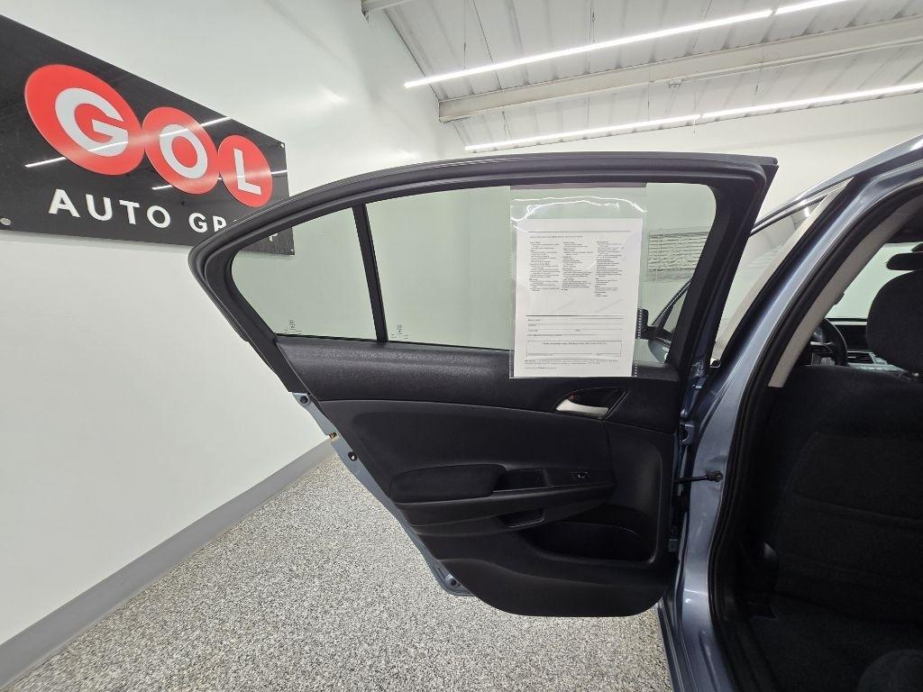 Honda Accord LX-P Sedan AT 2012