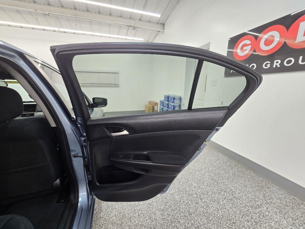 Honda Accord LX-P Sedan AT 2012