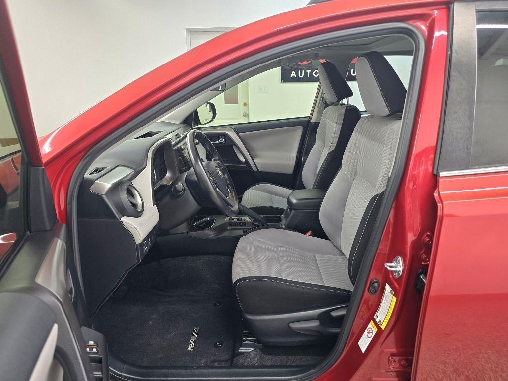 Toyota RAV4 XLE FWD 2016