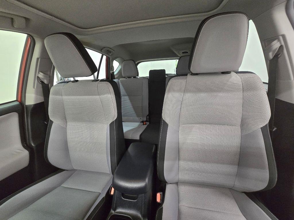 Toyota RAV4 XLE FWD 2016