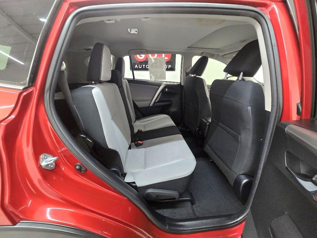 Toyota RAV4 XLE FWD 2016