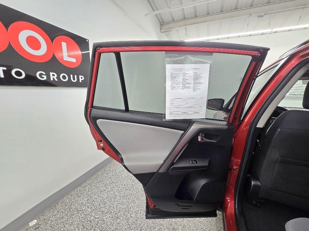 Toyota RAV4 XLE FWD 2016