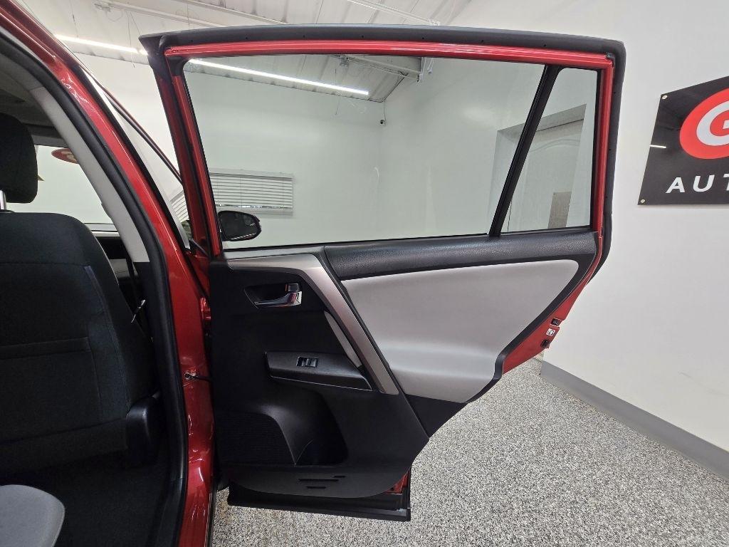 Toyota RAV4 XLE FWD 2016