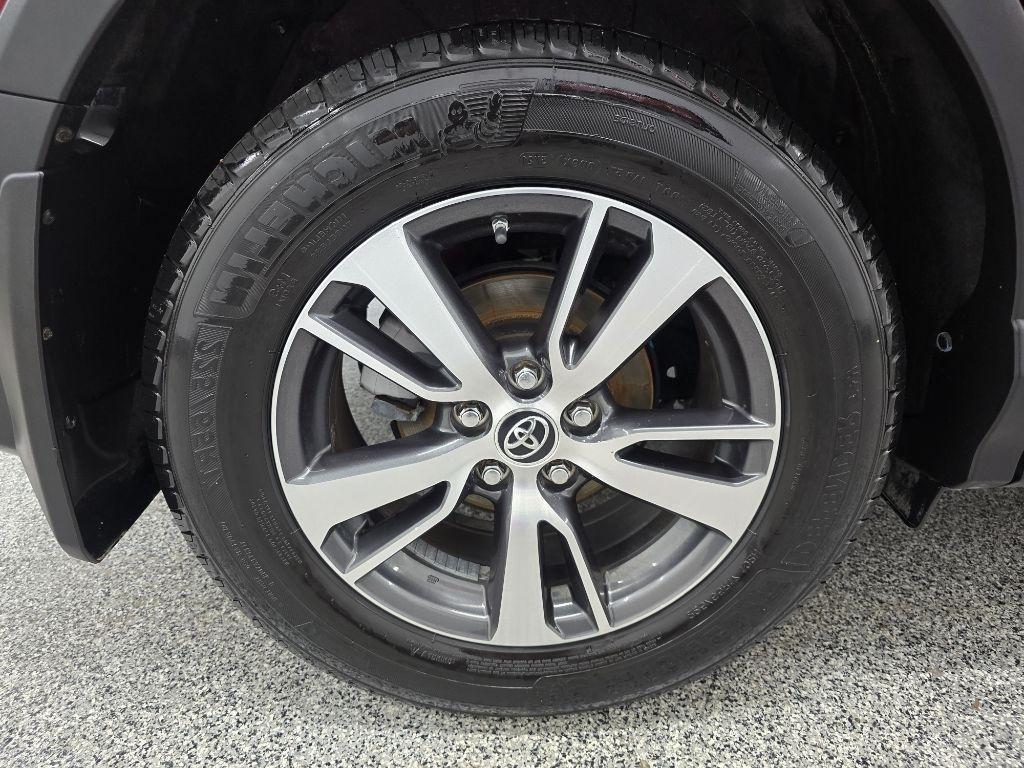 Toyota RAV4 XLE FWD 2016