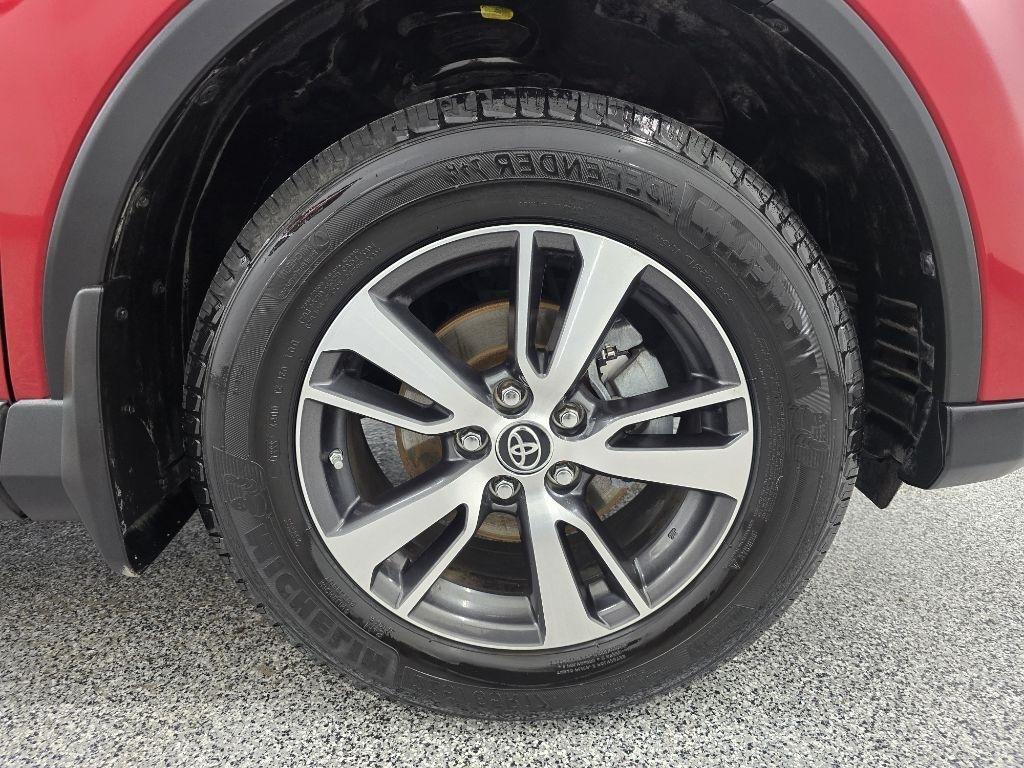 Toyota RAV4 XLE FWD 2016