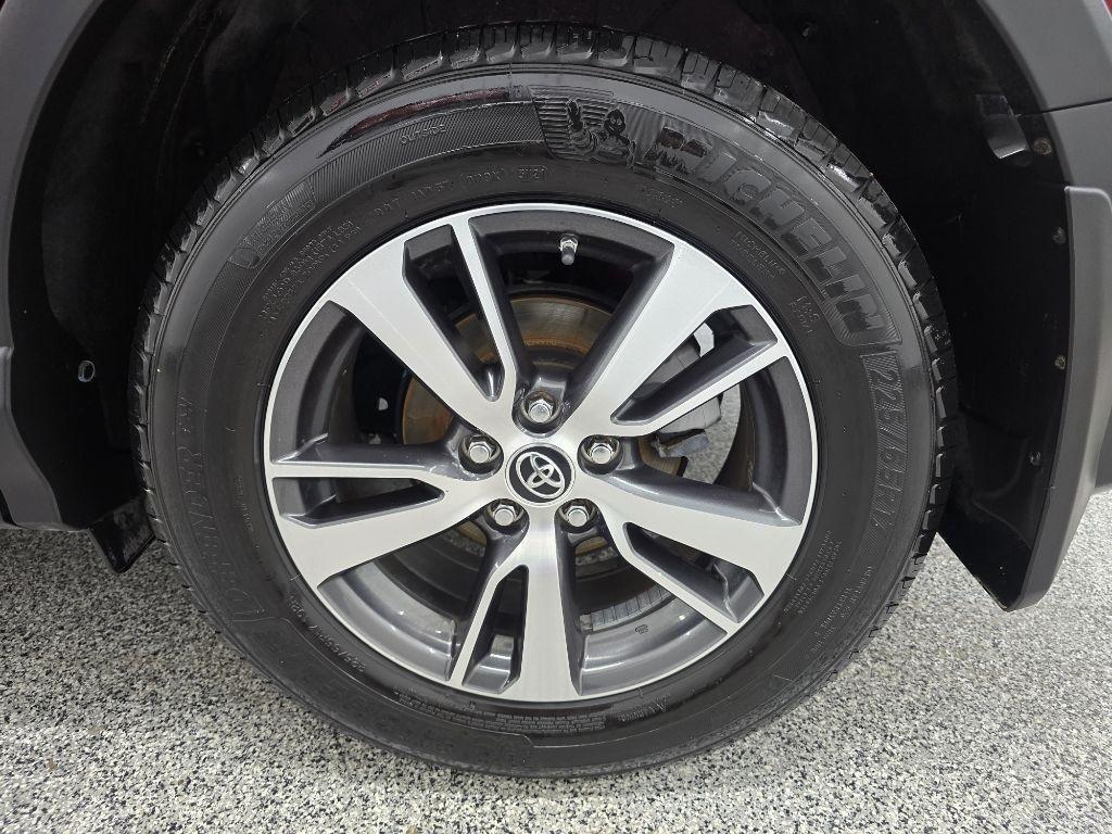 Toyota RAV4 XLE FWD 2016
