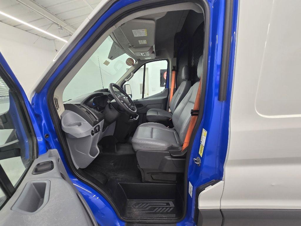 Ford Transit 250 Van Med. Roof w/Sliding Pass. 148-in. WB 2018