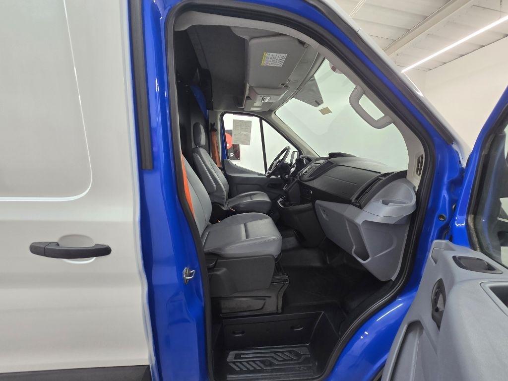 Ford Transit 250 Van Med. Roof w/Sliding Pass. 148-in. WB 2018