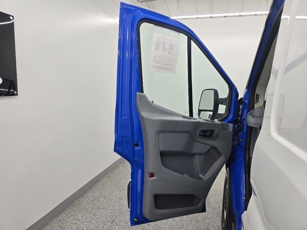 Ford Transit 250 Van Med. Roof w/Sliding Pass. 148-in. WB 2018