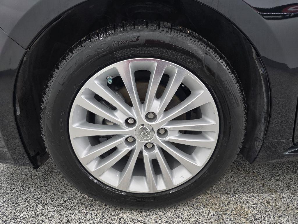 Toyota Avalon Hybrid XLE Premium 2013