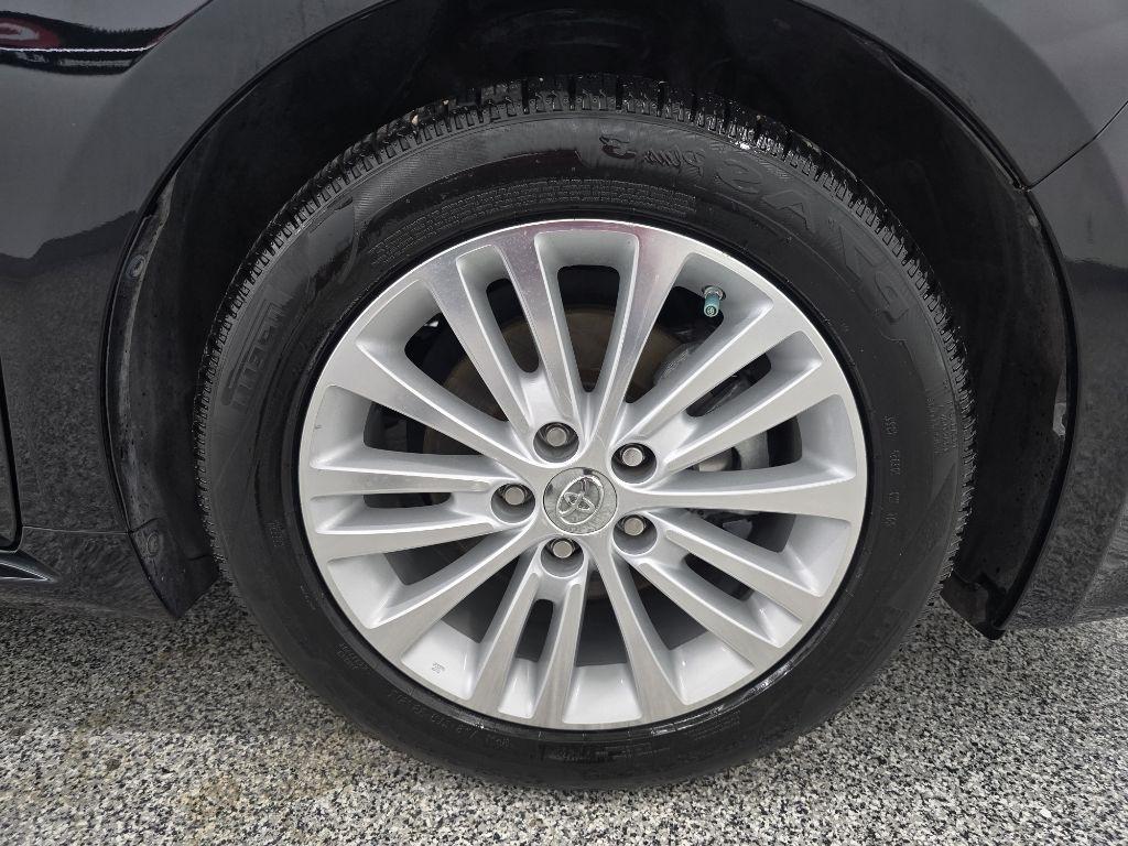 Toyota Avalon Hybrid XLE Premium 2013