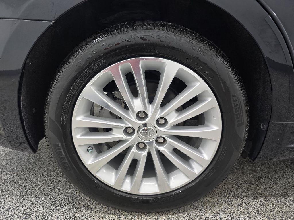 Toyota Avalon Hybrid XLE Premium 2013
