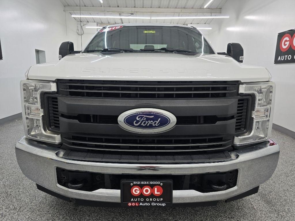 Ford F-250 SD Lariat Crew Cab 2WD 2019