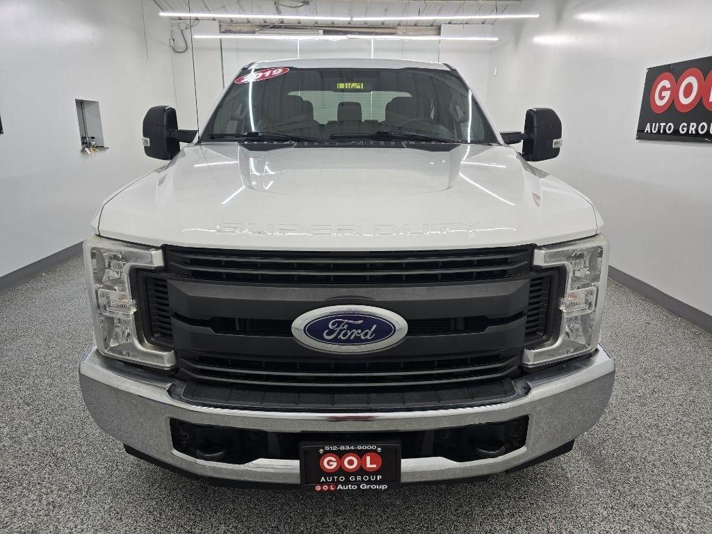 Ford F-250 SD Lariat Crew Cab 2WD 2019