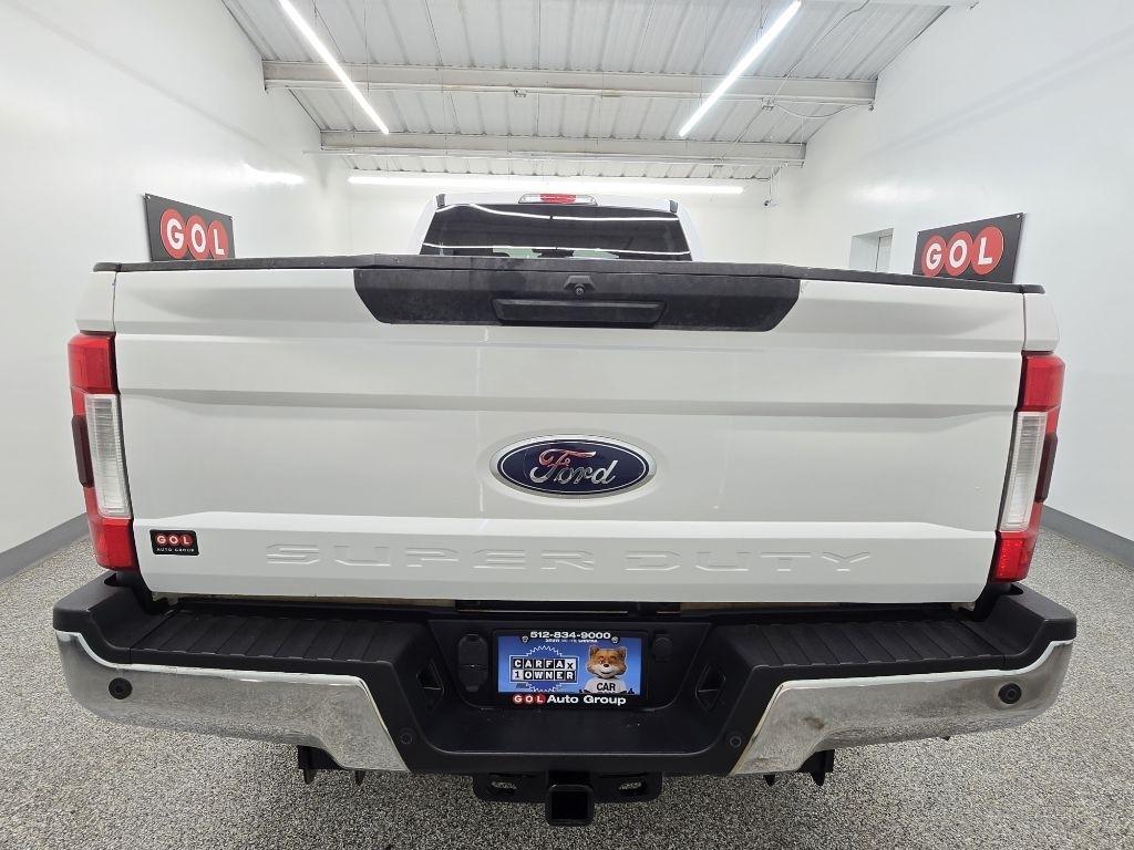 Ford F-250 SD Lariat Crew Cab 2WD 2019