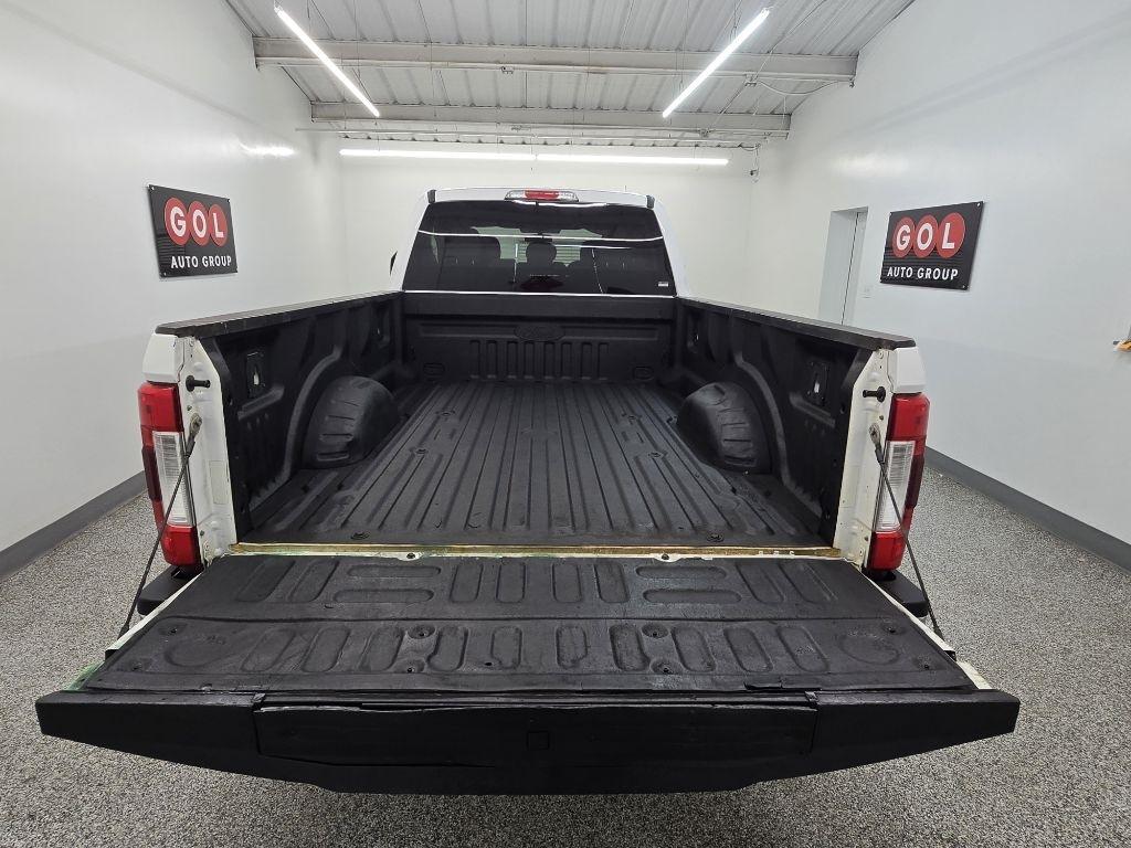 Ford F-250 SD Lariat Crew Cab 2WD 2019