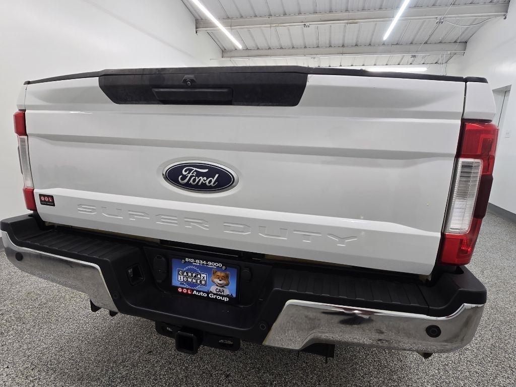 Ford F-250 SD Lariat Crew Cab 2WD 2019