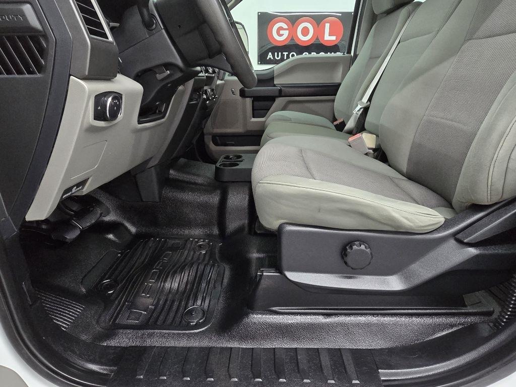 Ford F-250 SD Lariat Crew Cab 2WD 2019