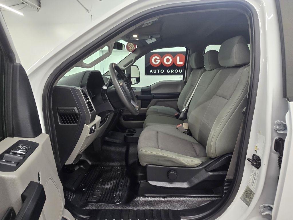 Ford F-250 SD Lariat Crew Cab 2WD 2019