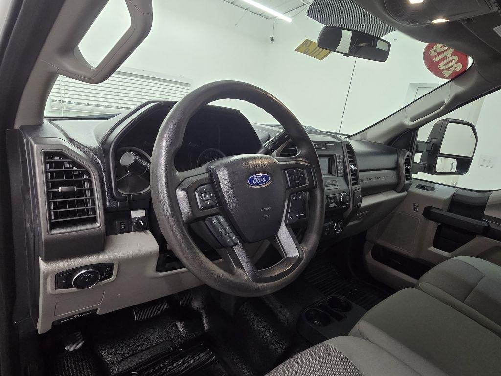 Ford F-250 SD Lariat Crew Cab 2WD 2019