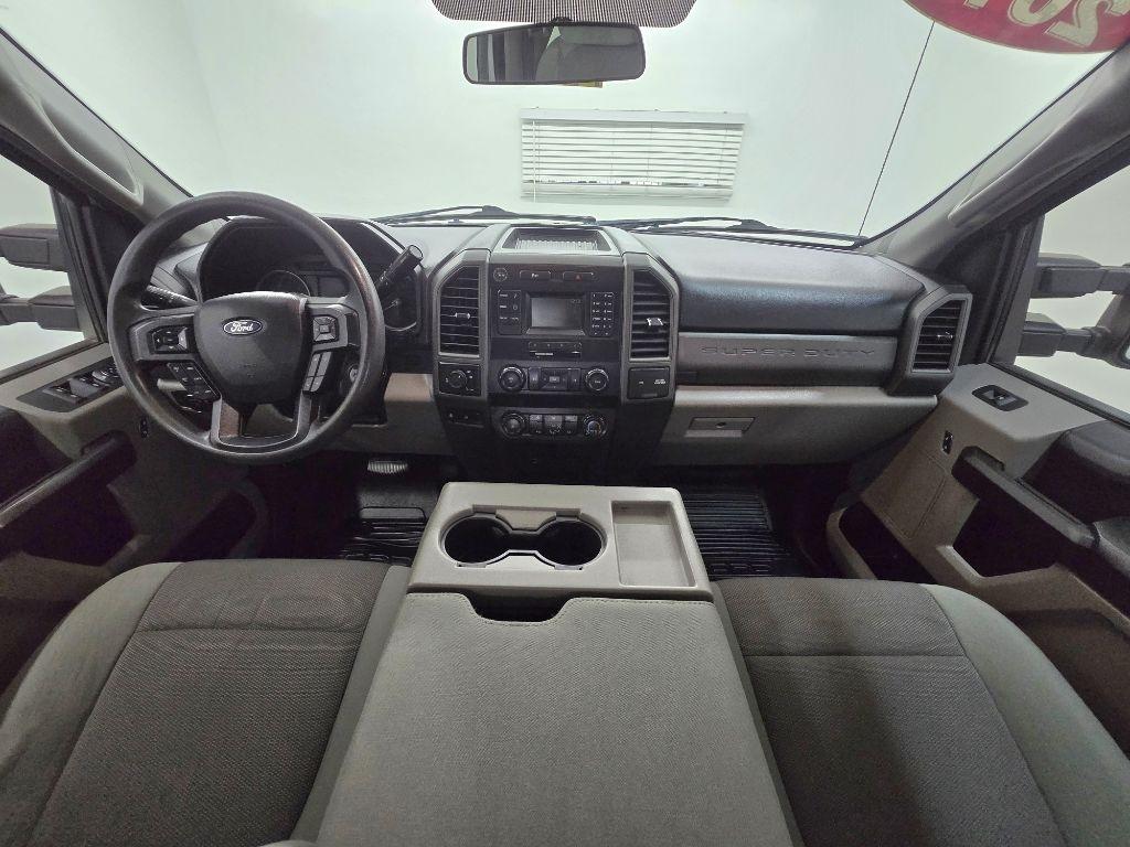 Ford F-250 SD Lariat Crew Cab 2WD 2019