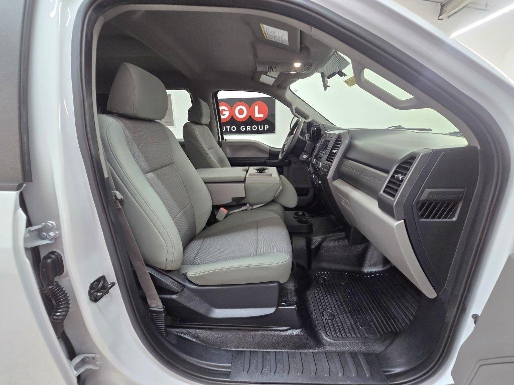 Ford F-250 SD Lariat Crew Cab 2WD 2019