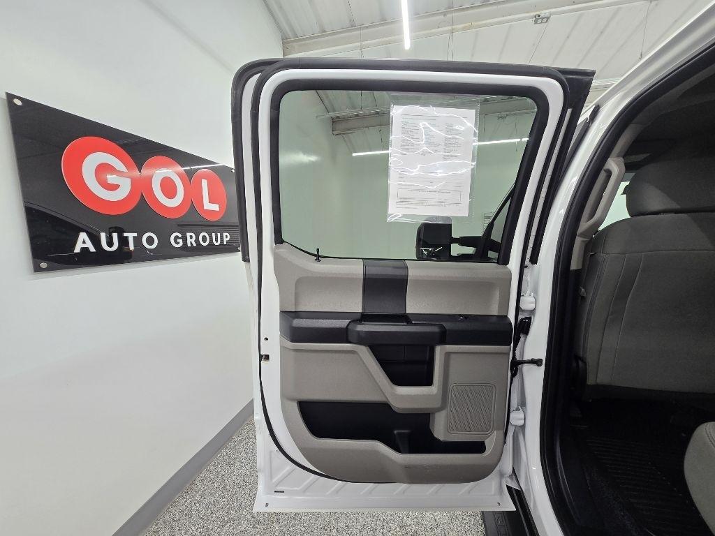 Ford F-250 SD Lariat Crew Cab 2WD 2019