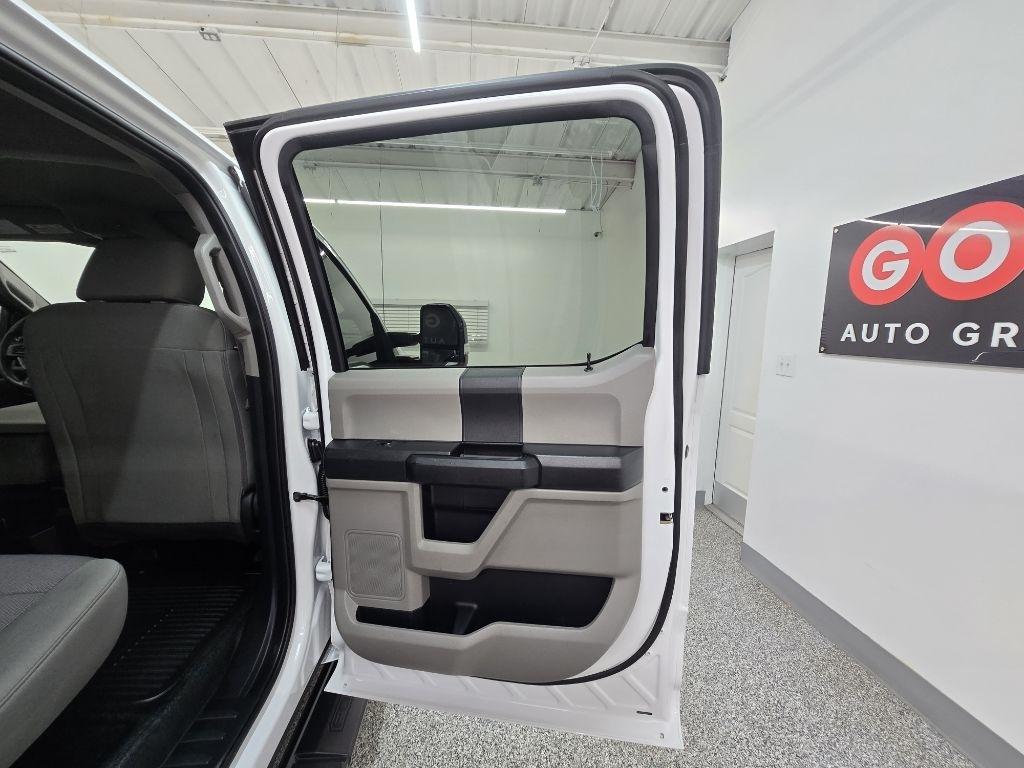 Ford F-250 SD Lariat Crew Cab 2WD 2019