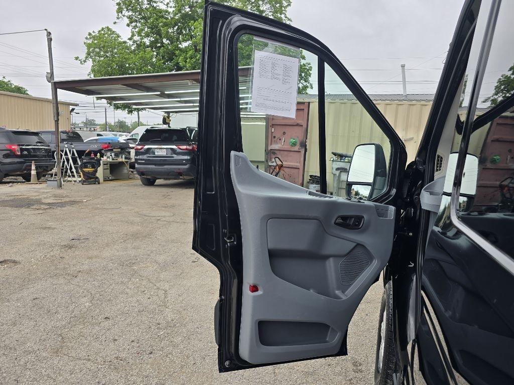 Ford Transit 250 Van High Roof w/Sliding Pass. 148-in. WB 2017