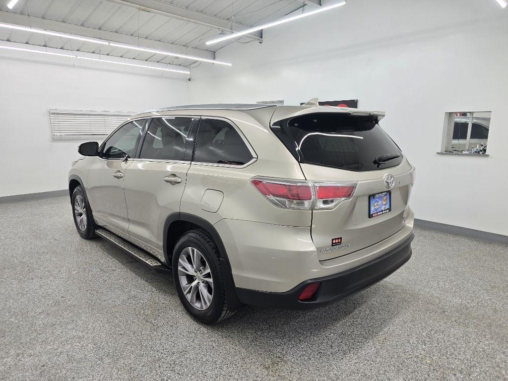 Toyota Highlander XLE FWD V6 2015