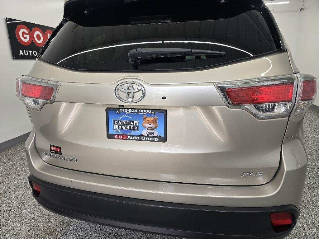 Toyota Highlander XLE FWD V6 2015
