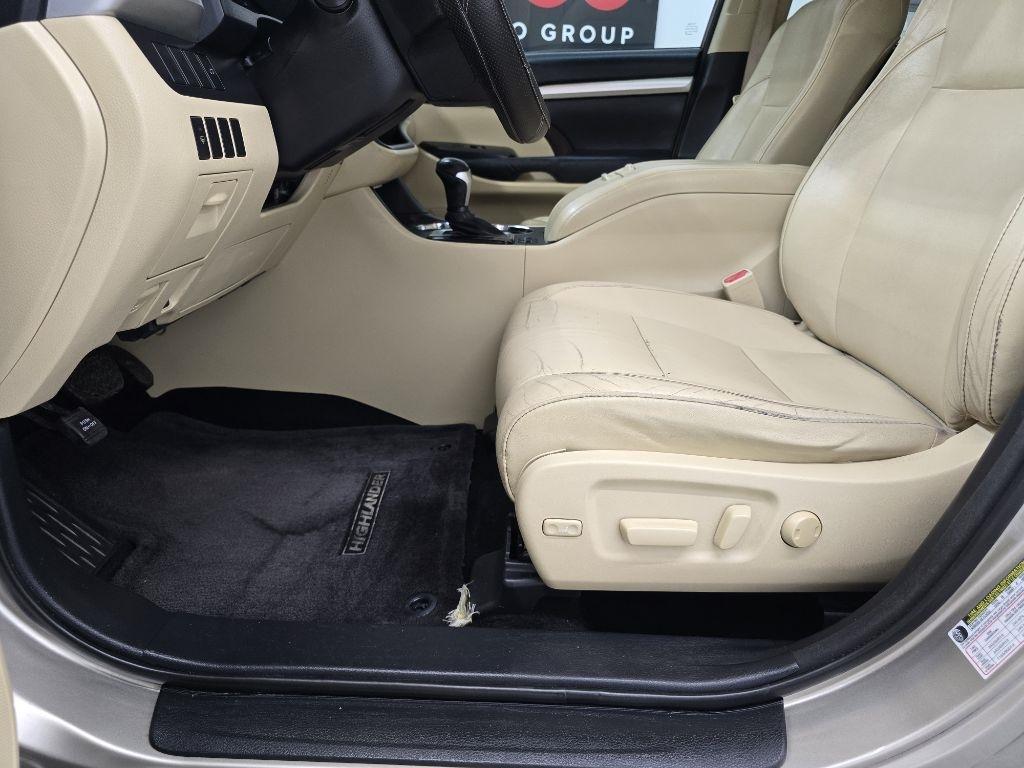 Toyota Highlander XLE FWD V6 2015