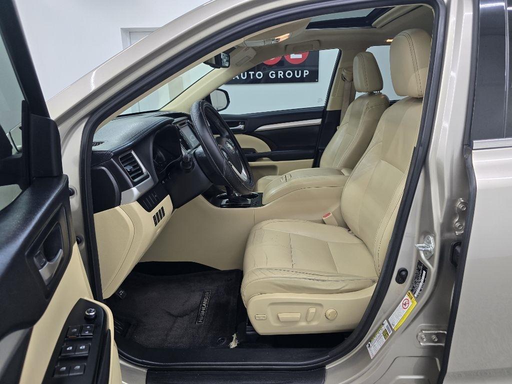 Toyota Highlander XLE FWD V6 2015